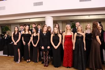 Uczniowie II LO w Wieluniu studniówkę mają już za sobą!